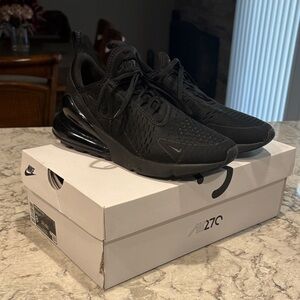 Nike Air Max 270 Triple Black Sneakers Women’s 8